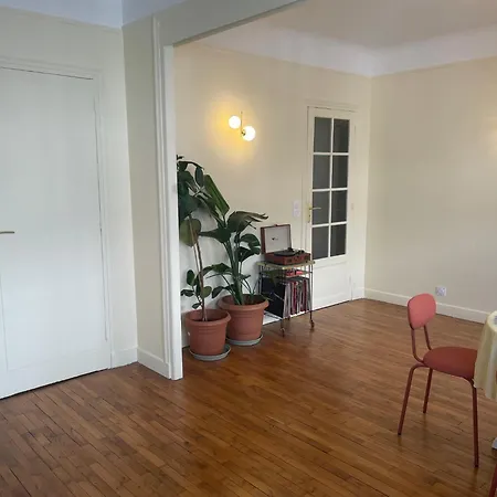 Central, Beautiful, Spacious And Elegant Near Nation, Bastille And La Coulee Verte