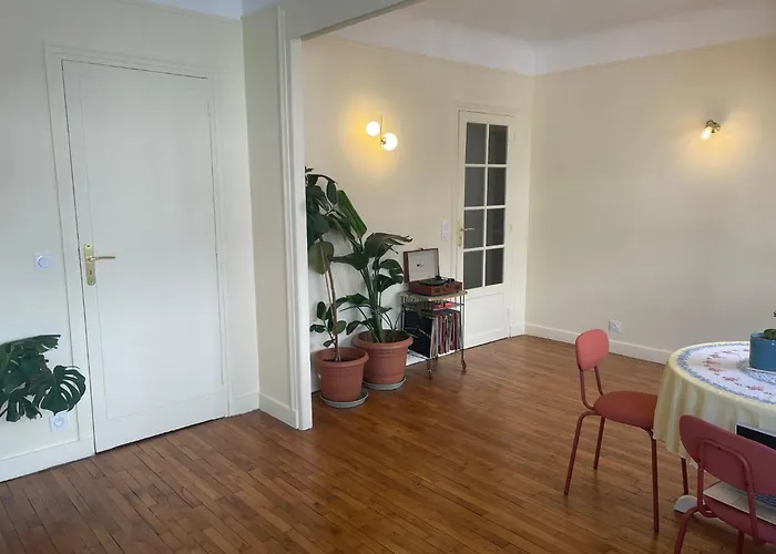 Central, Beautiful, Spacious And Elegant Near Nation, Bastille And La Coulee Verte